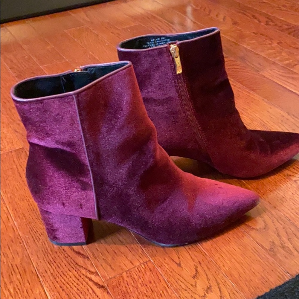 Steve Madden Velvet booties